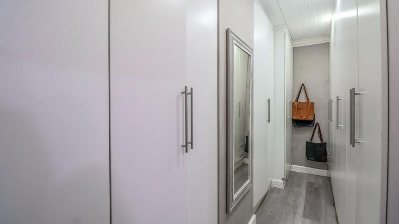 5 Bedroom Property for Sale in Num Num Cape Estate Western Cape